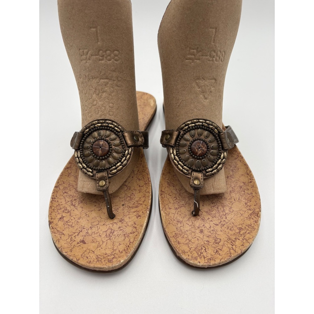 Kenneth Cole Reaction Touch of Glam Bronze Medallion Thong Sandals Womens 7.5M - Picture 6 of 9